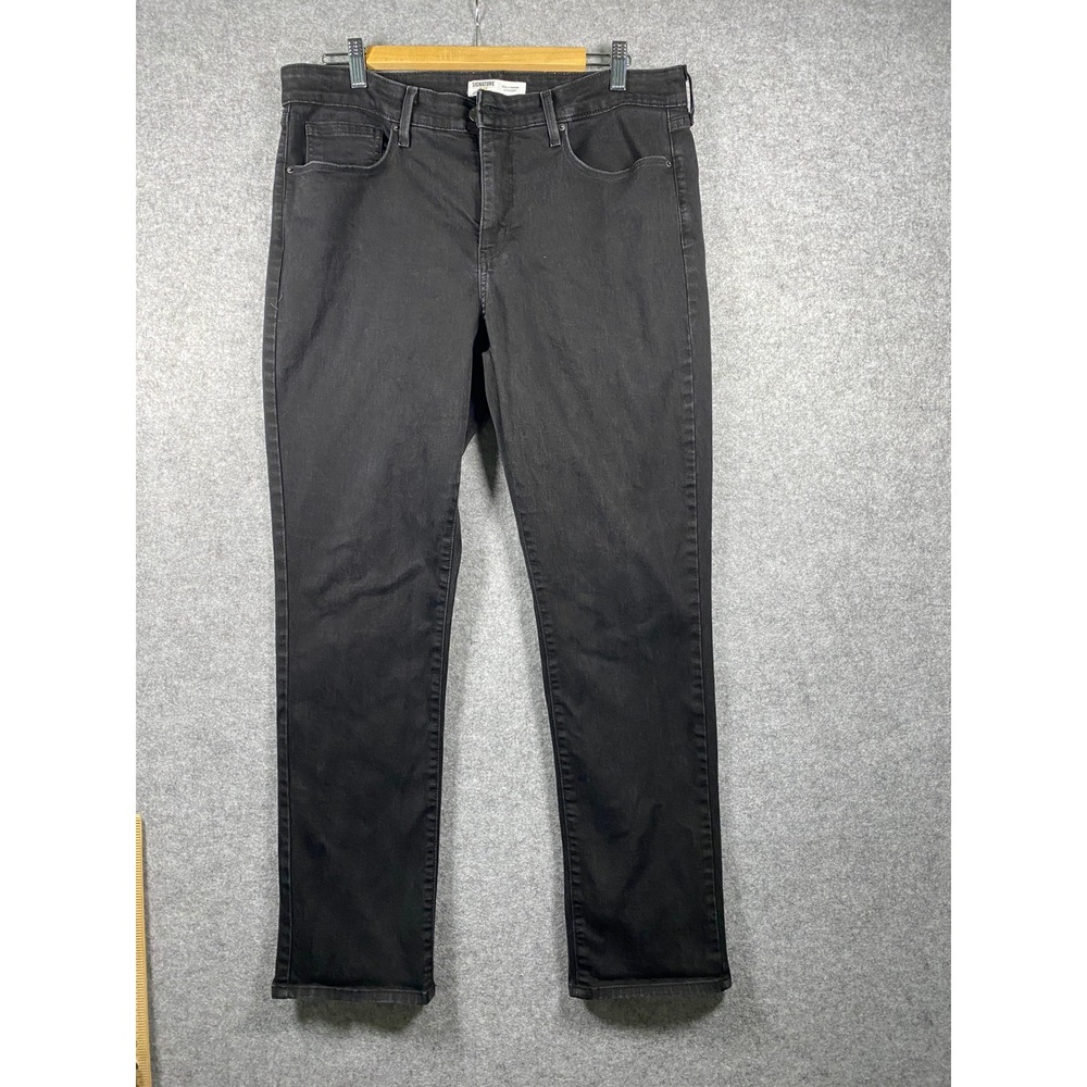 Signature by Levi Strauss Women Black Totally Shaping Straight Jeans 16M W33 L32